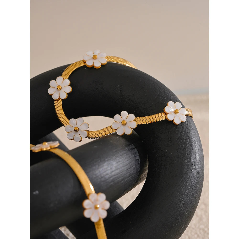 Bellartini Gold Fashion Imitation Shell Flower Chain Bracelet