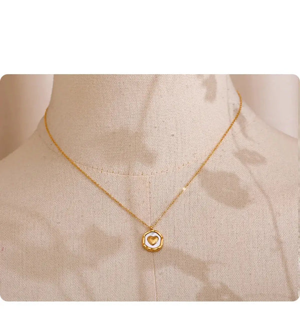 Bellartini 18k Gold Sweet Irregular Circle Shell Heart Pendant Necklace WP Venice