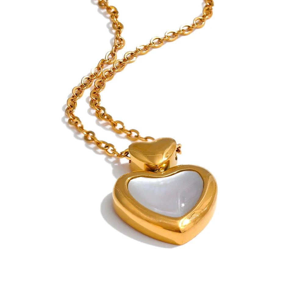 Bellartini 18k Gold Natural Shell Heart Love Necklace Venice