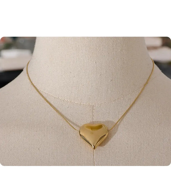 Bellartini Gold Heart Pendant Necklace Texture Romantic