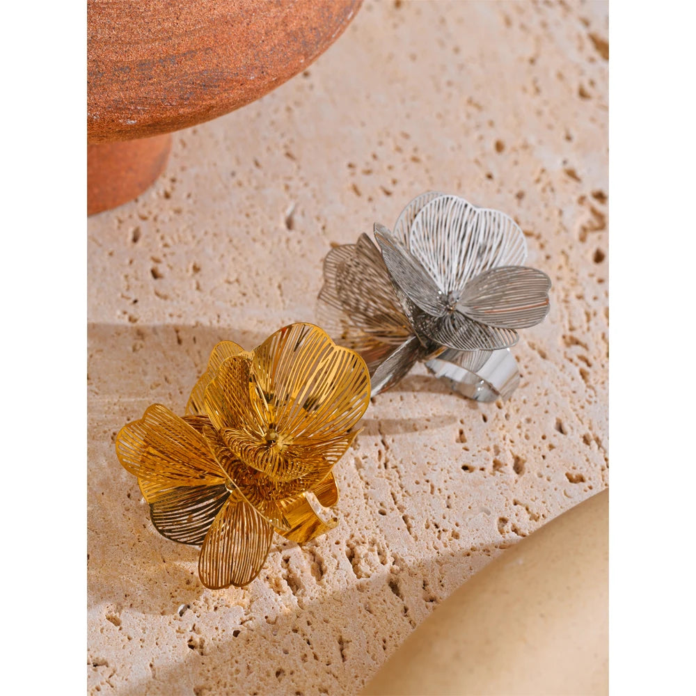 Bellartini Gold Exclusive Metal Flower Adjustable Ring